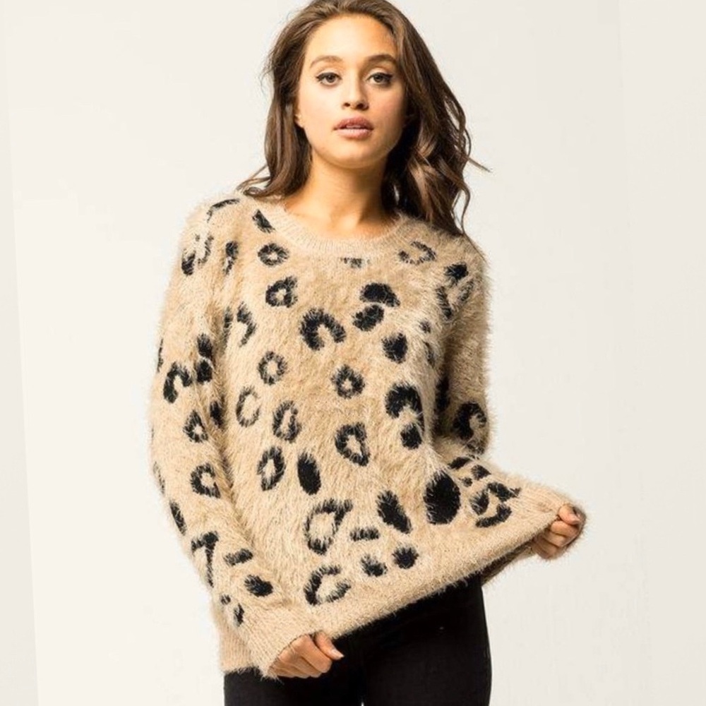 WOVEN HEART Fuzzy Knit Leopard Pullover Sweater